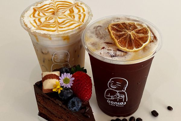 Embrace the Art of Coffee Making at Yodheng Cafe i